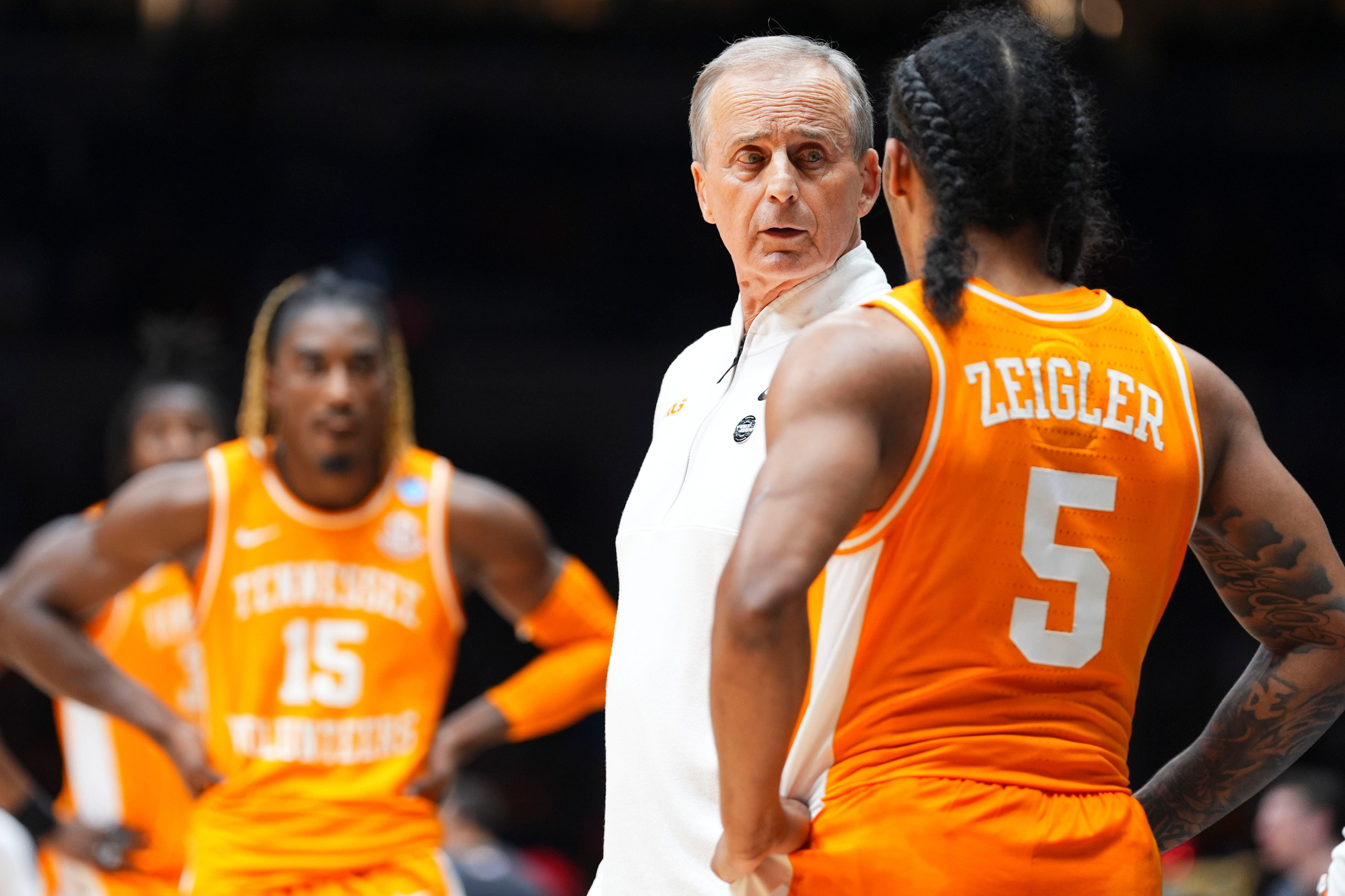 Tennessee head coach Rick Barnes talks with Zakai Zeigler (#5) during their NCAA Tournament Elite Eight game against Houston at Lucas Oil Stadium in Indianapolis. Photo: Imagn